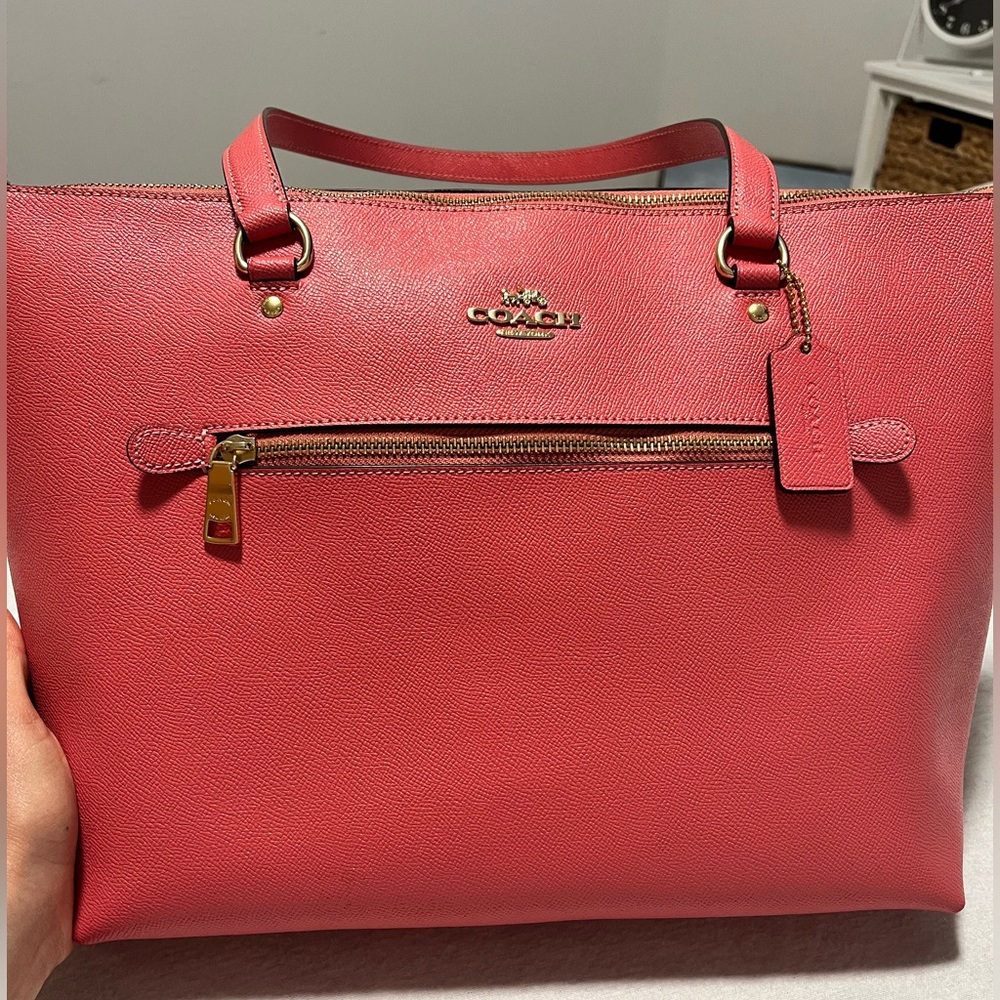 Coach Coral Gallery Tote - Picture 5 of 8